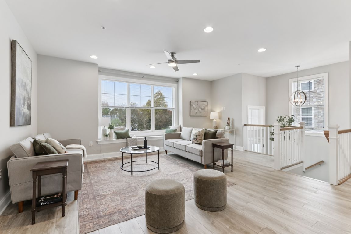 next background image