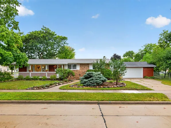 1135 Windsor St, Oshkosh, WI 54902