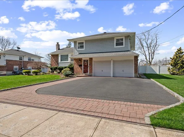 7 Plainview Road, Bethpage, NY 11714