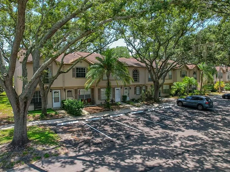 2120 Fletchers Point Cir — Photo 23