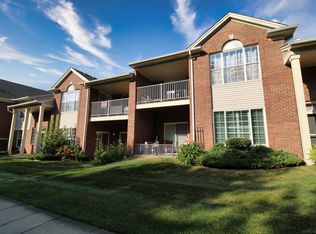 1766 Flagstone Cir, Rochester, MI 48307