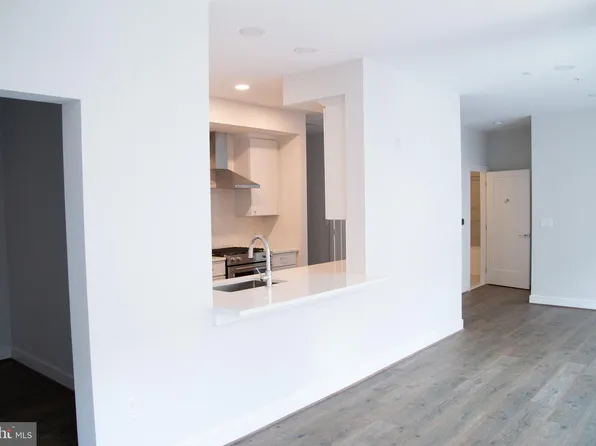 625 Slaters Ln #201W, Alexandria, VA 22314