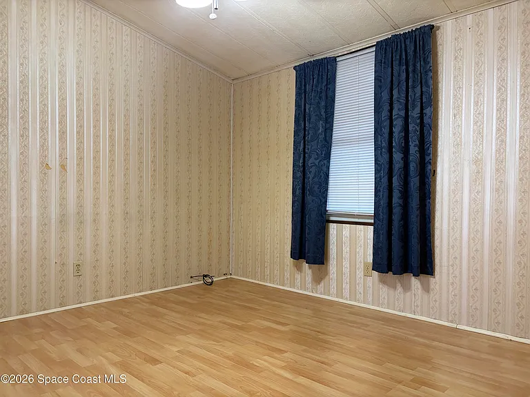 126 Vanguard Cir — Photo 5
