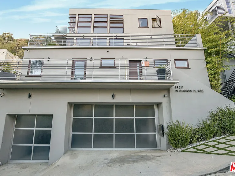 1929 N Curson Pl — Photo 45