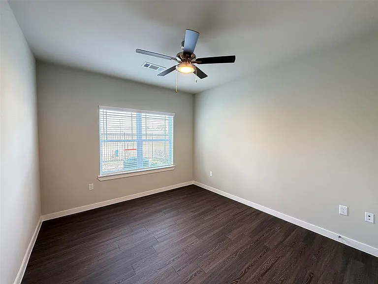 2102 Antoine Dr #B12207 — Photo 7