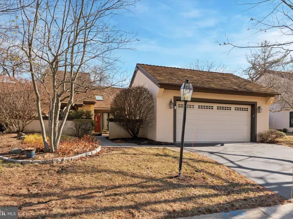 2 Pastern Ln, Blue Bell, PA 19422