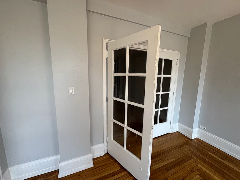 948 Court St #402 — Photo 8