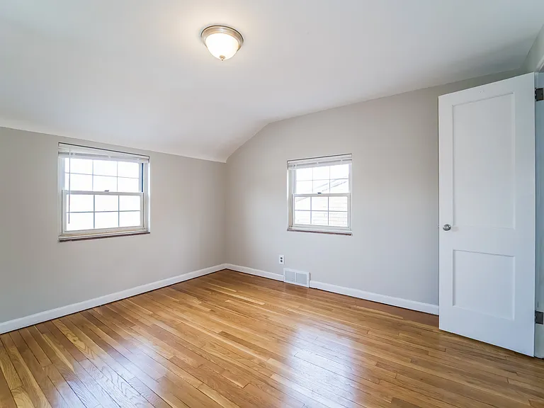 602 Lamarido St — Photo 5