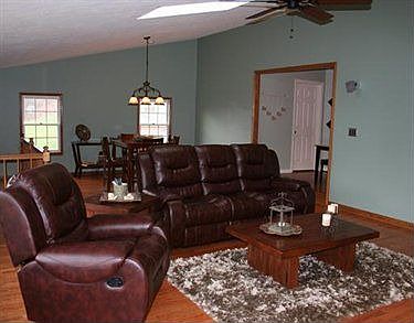 4th image of 337 Green Fields Ct
