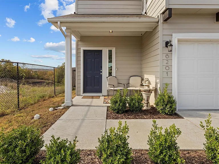 6201 Pine Leaf Trl — Photo 3