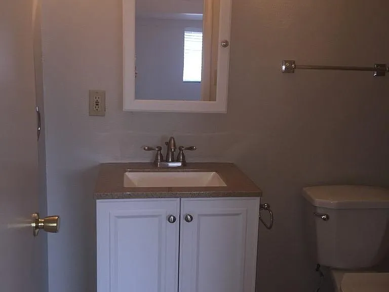 826 E Alturas St — Photo 9