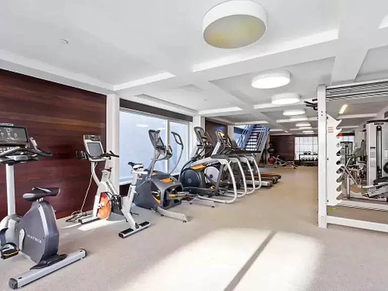 200 E 11th St #Penthouse 1 — Photo 18