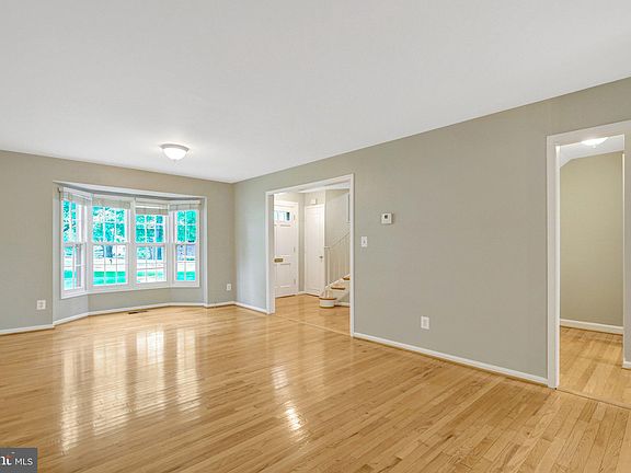 4th image of 8315 Forrester Blvd