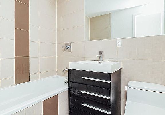 5th image of 299 Throop Ave APT 1