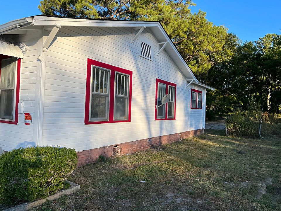 2nd image of 1533 Woodland Ave