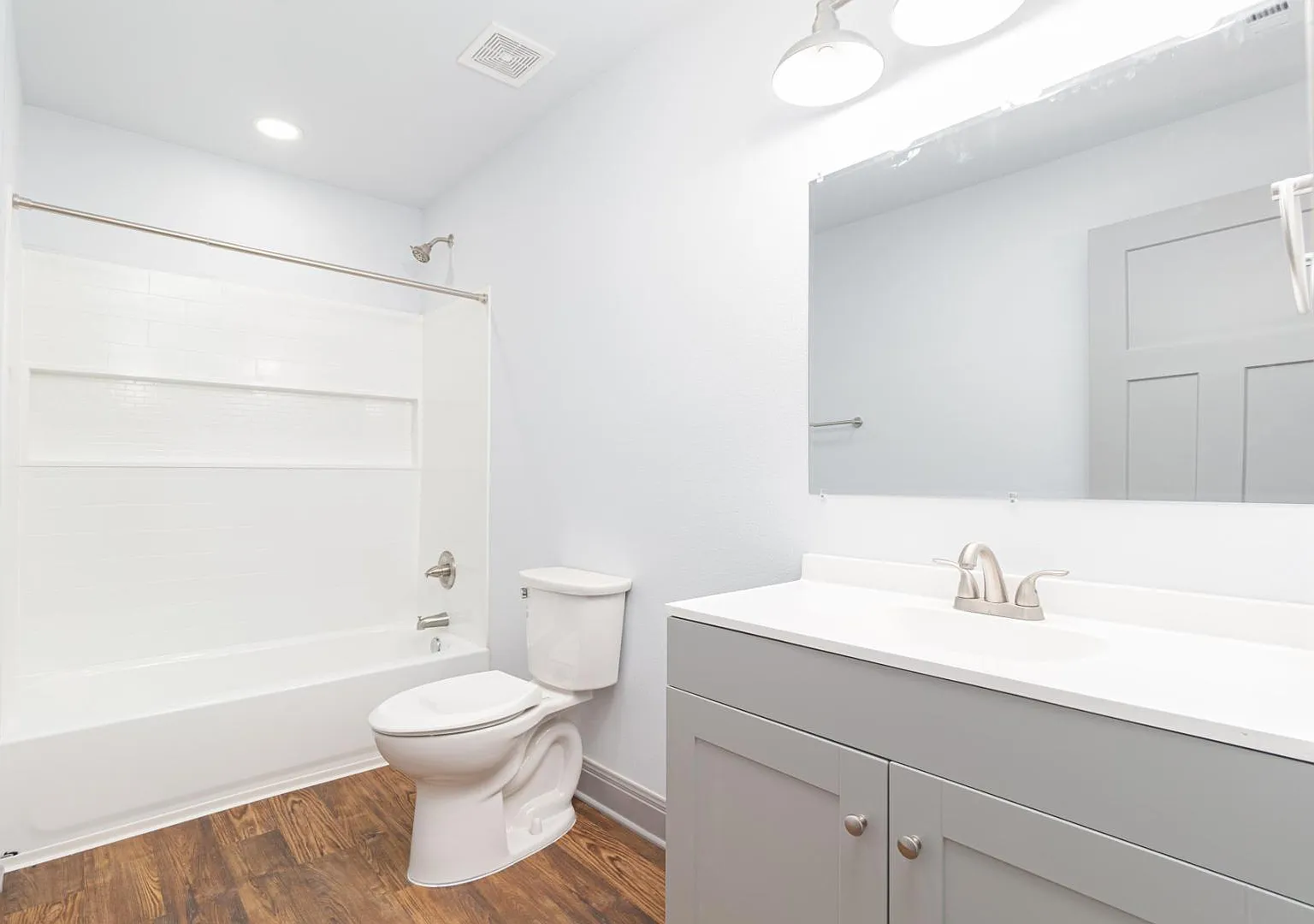 618 Live Oak Street - Unit 8 — Photo 3