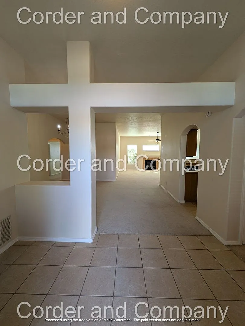 Building Photo - 1416 Monterrey Rd NE