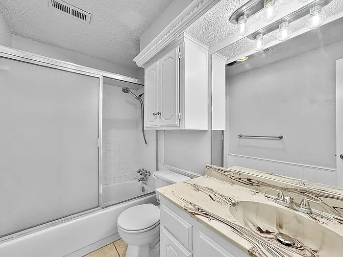 3 bed, 2.0 bath, 1866 sqft, $1,820 — Photo 4