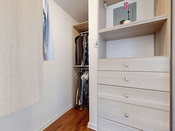 3rd image of 14 Bogardus Pl APT 4V