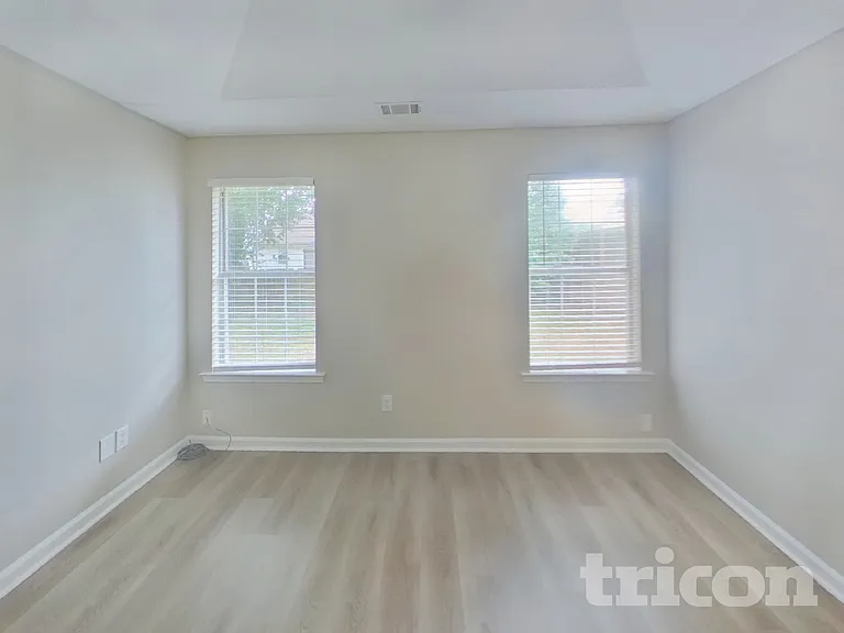 130 N Greenfield Cir — Photo 8