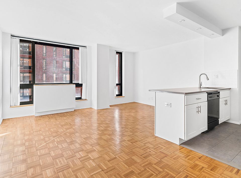 1st image of 1 Irving Pl APT P10h