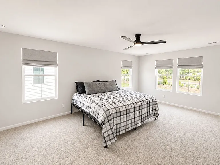 256 Agrarian Ave — Photo 9