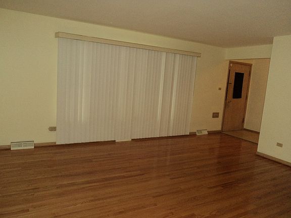 3rd image of 15861 State St