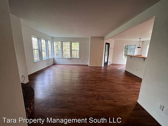 3rd image of 2466 Huckleberry Ln