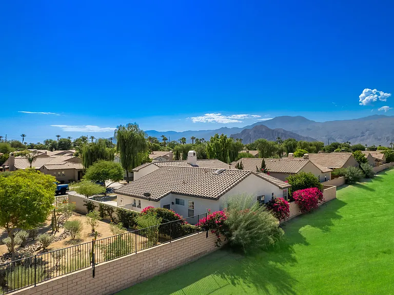 79700 Desert Willow St — Photo 10