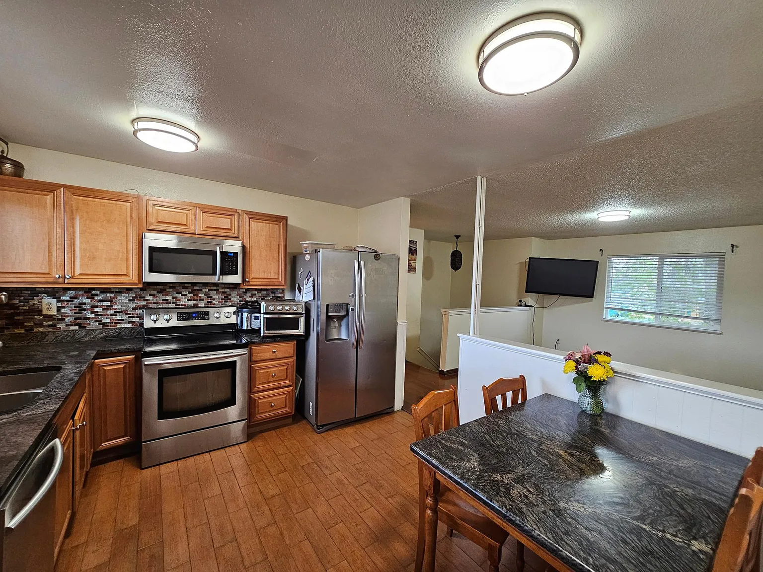 4 bed, 1522 sqft, $2,650 — Photo 3