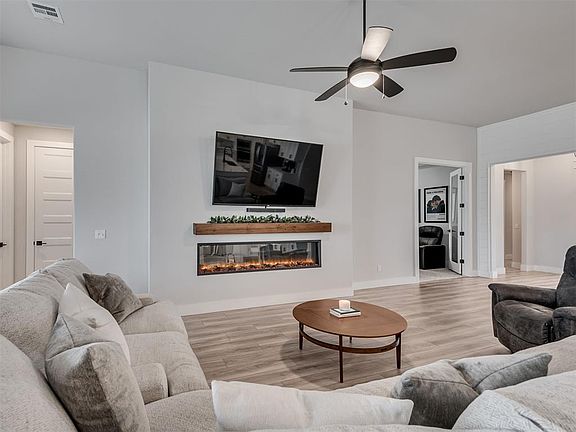 4th image of 2262 Jackson Ln