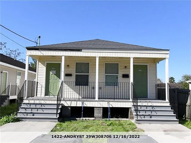 3 bed, 2.0 bath, 744 sqft, $1,750 — Photo 1