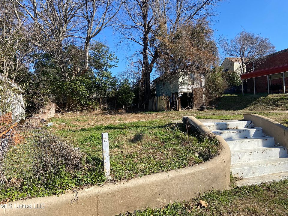 2nd image of 807 Speed St