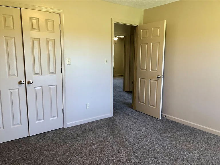 5869 Julien Rd — Photo 9