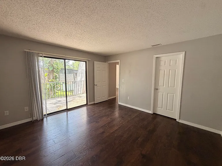87 Springwood Sq — Photo 8