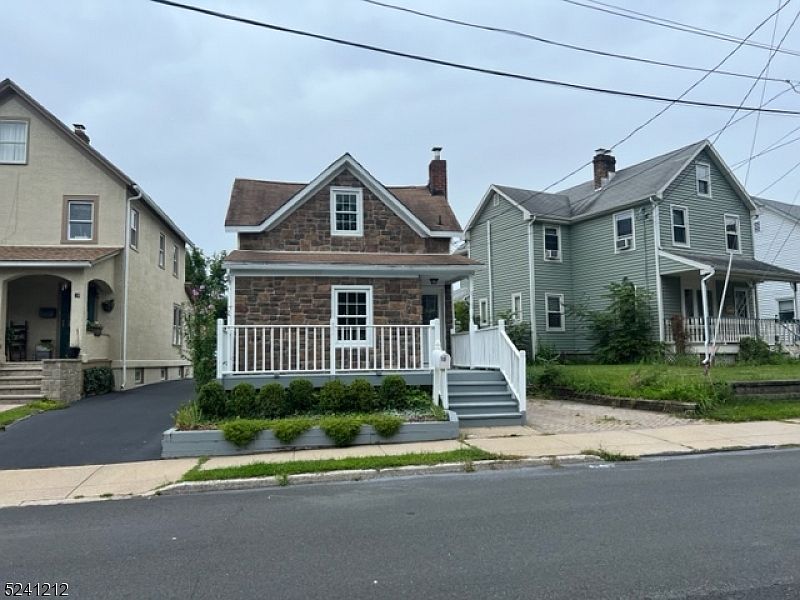 1st image of 18 Lawnwood Ave