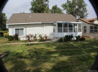 3032 Moss St, Keego Harbor, MI 48320