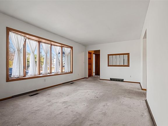 2nd image of 865 Wheatland Rd