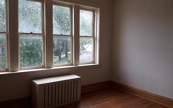 3rd image of 3454 W Barry Ave #2E