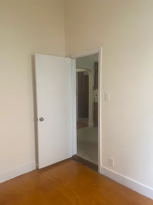 Rented by Argy Realty Inc | media 17