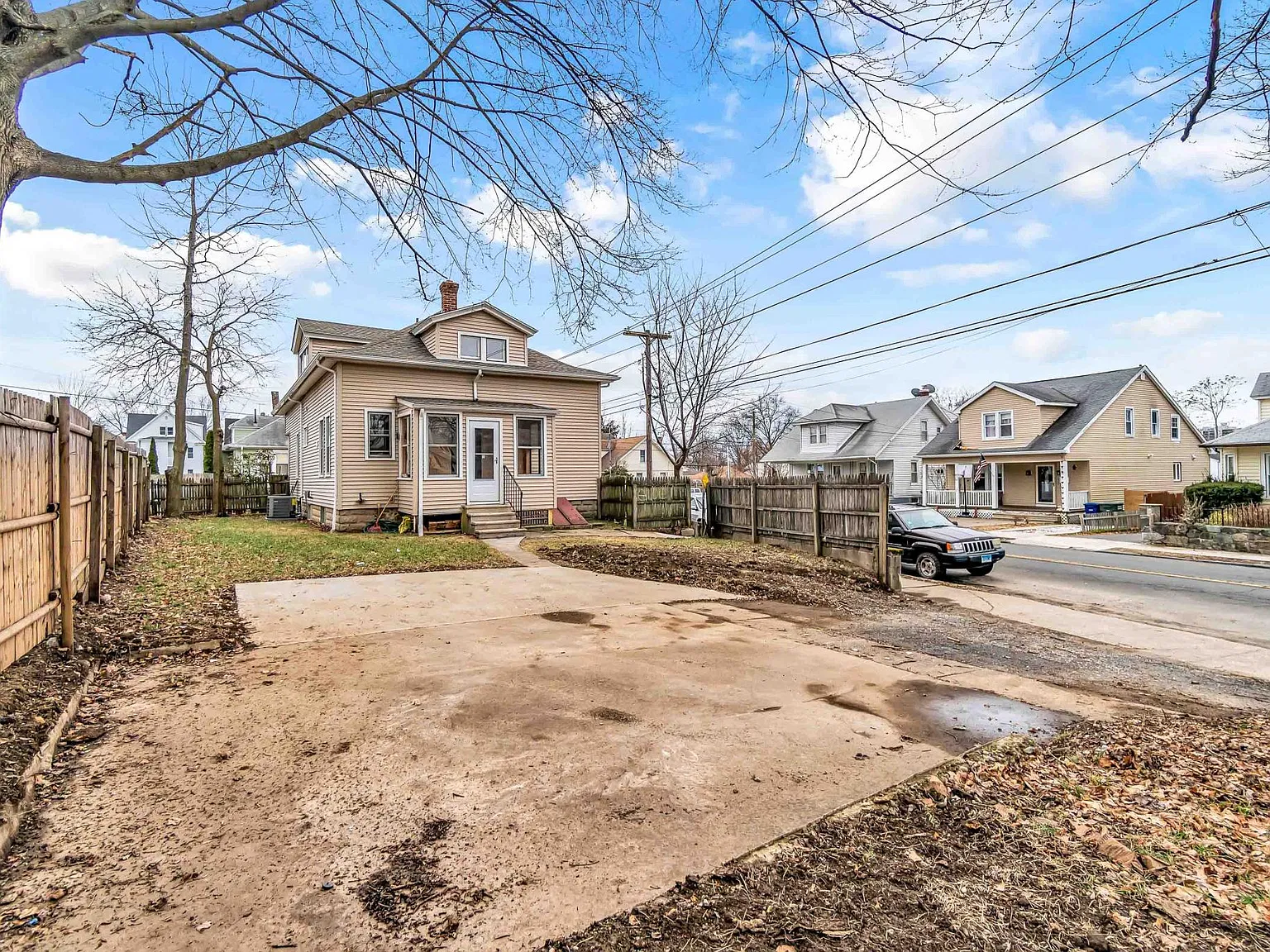 5 bed, 1600 sqft, $4,375 — Photo 4