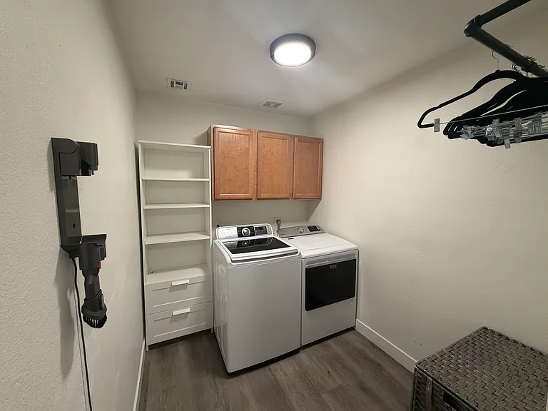278 E Baylor Ln — Photo 13