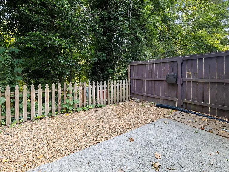 1189 Ashborough Dr SE #F — Photo 8