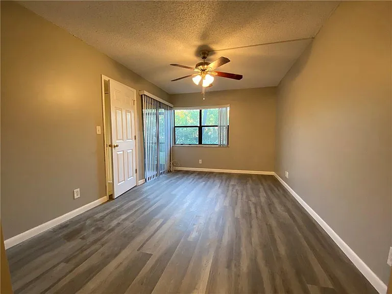 2967 Riverside Dr #109 — Photo 7