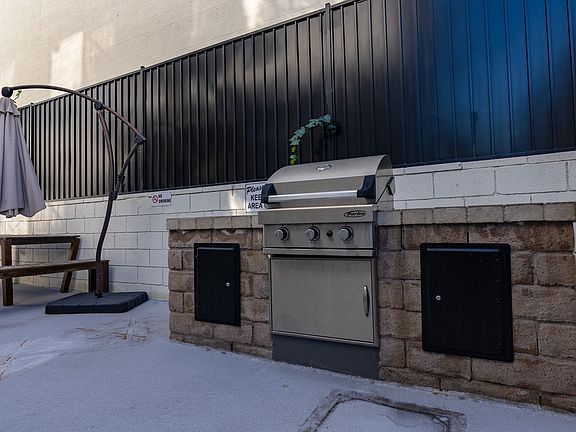 3rd image of 245 S Serrano Ave APT 206