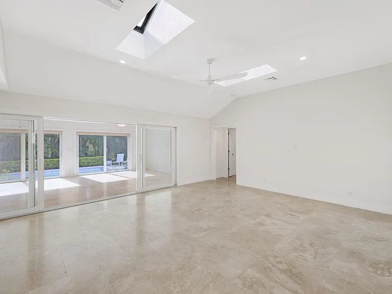 1386 S Atlantic Dr — Photo 33