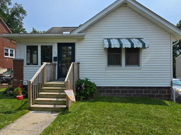 228 W Locust Dr, Beckley, WV 25801
