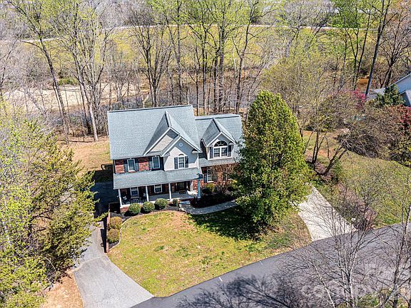 5th image of 2586 Henry Falls Dr