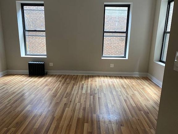 3rd image of 2922 Barnes Ave APT 2L