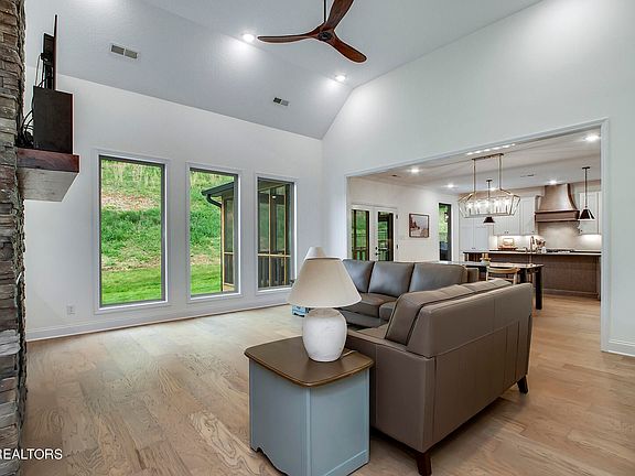 5th image of 12249 Broady Glen Ln